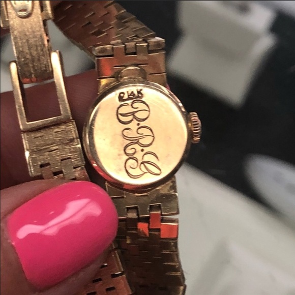 14k solid Gold Rolex - Picture 5 of 8